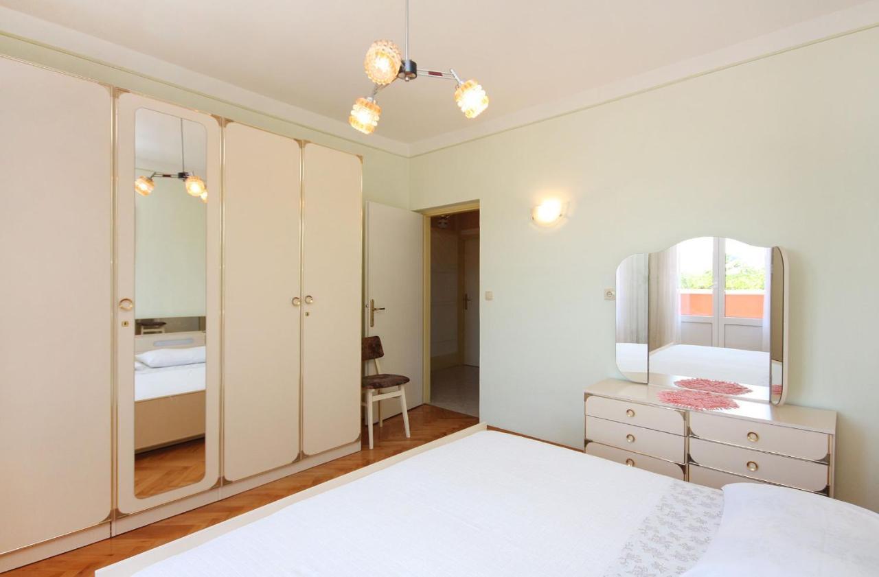 Apartment Kampor 4972B ภายนอก รูปภาพ