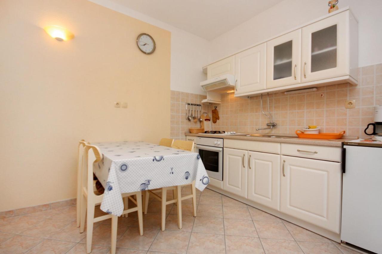 Apartment Kampor 4972B ภายนอก รูปภาพ