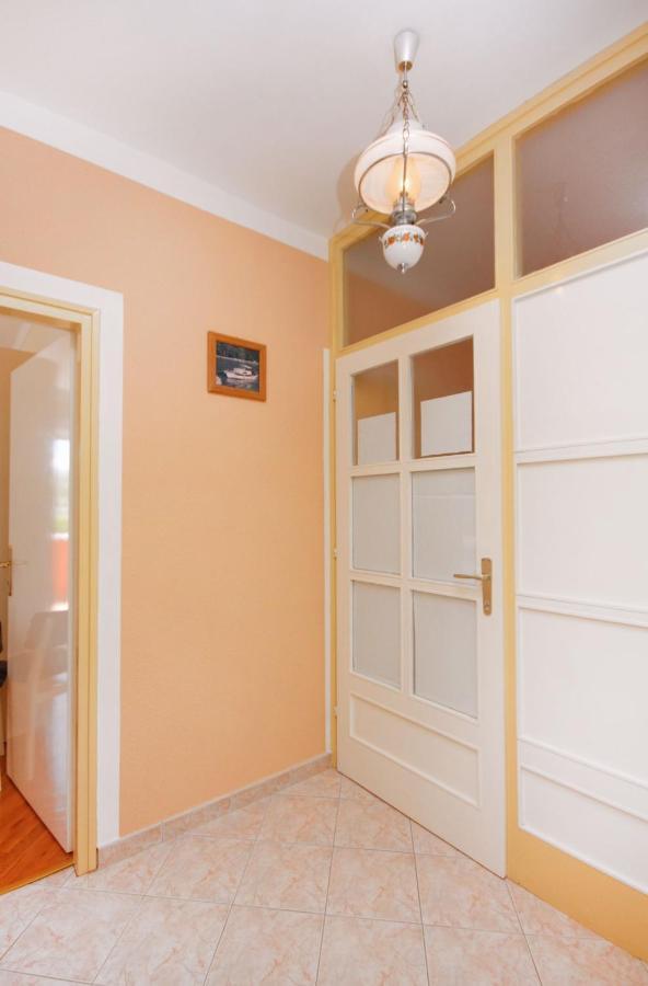 Apartment Kampor 4972B ภายนอก รูปภาพ